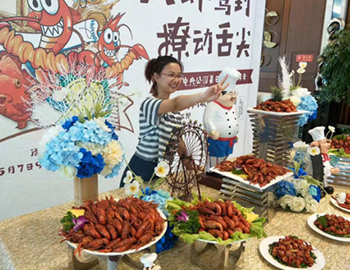 pa旗舰·中央公园 | 龙虾尝鲜季 火爆开涮    